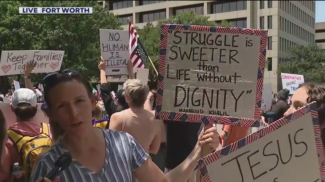 "No Kings" Fort Worth protest: Mother, daughter speak
