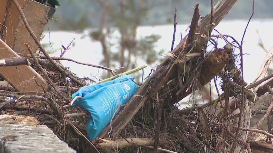 Texas Flooding: Kerrville residents begin to clean up