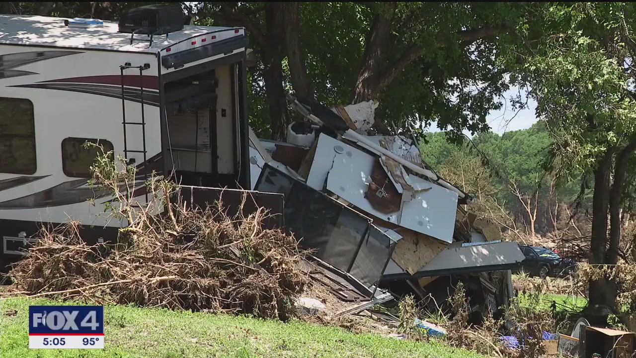 Family escapes while RV park caught in Texas flooding