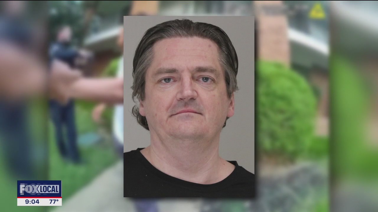 Dallas lawyer fatally shot by police while armed