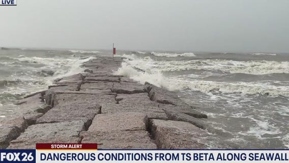Ruben Dominguez reporting live on conditions at the Galveston seawall