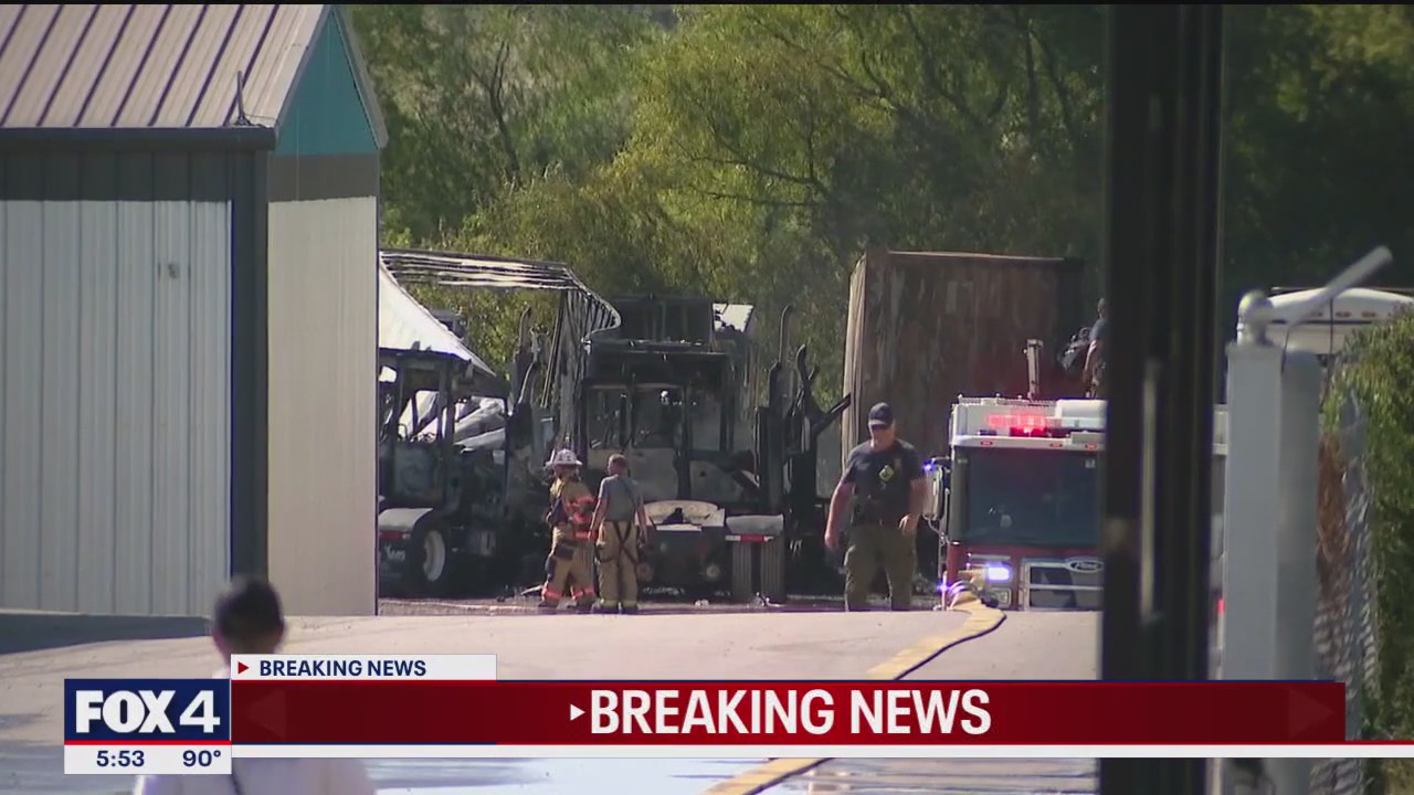 Small plane crash leaves 2 dead near Hicks Airfield