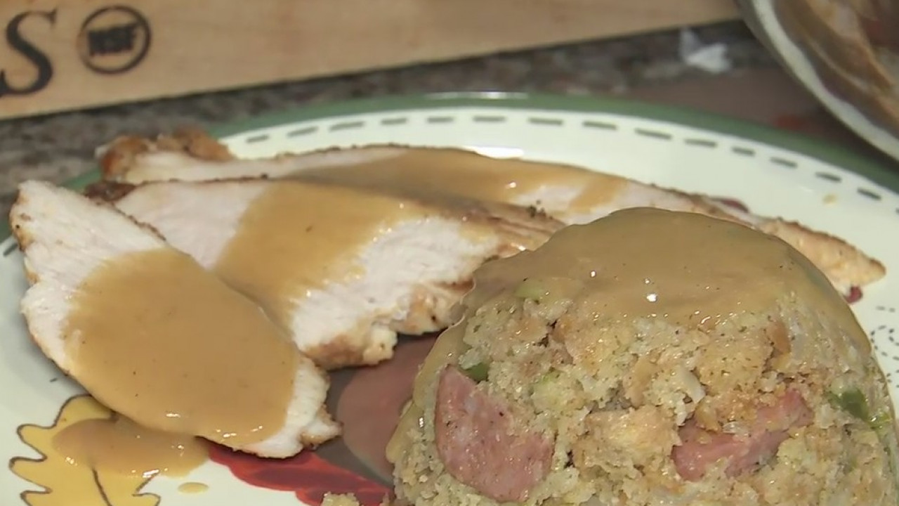 FOX 26's Ruben Dominguez cooks Thanksgiving dinner