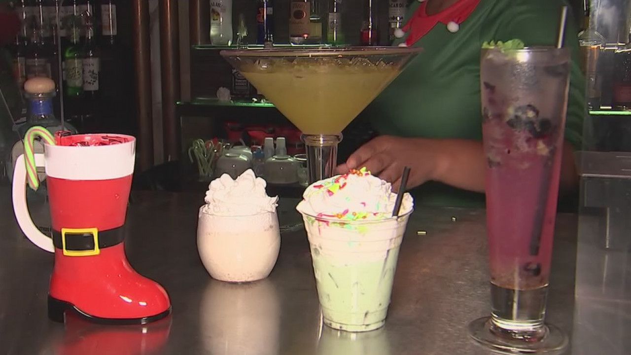 Houston bar transforms into 2-story gingerbread house for holiday season