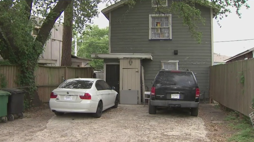 Police investigates human smuggling case in north Houston