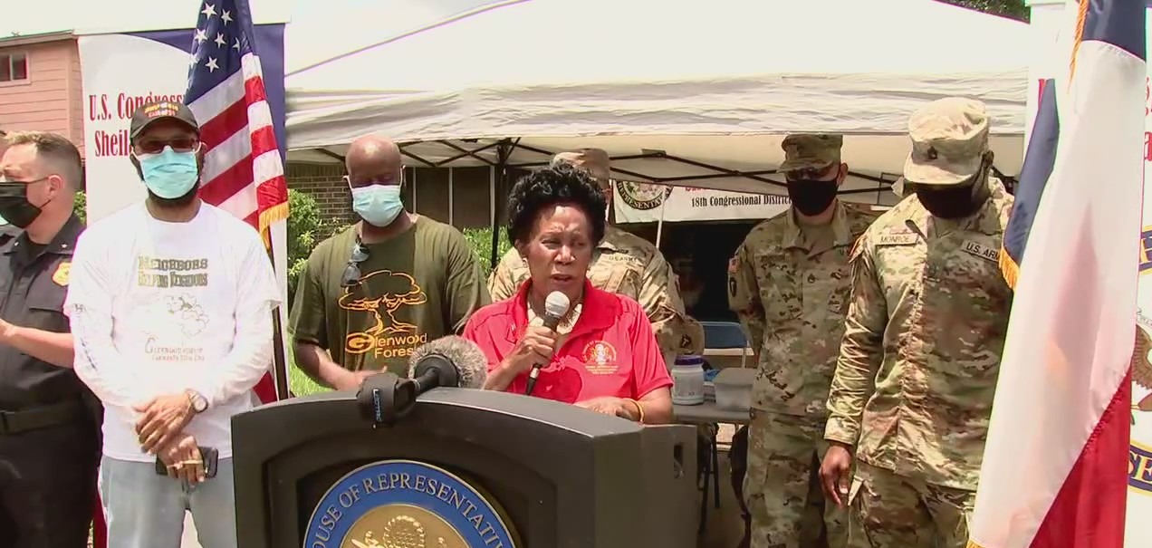 Congresswoman Sheila Jackson Lee holds mobile COVID-19 vaccine drive!