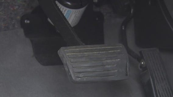 Pearland couple says car wash smashed windshield while they were in car