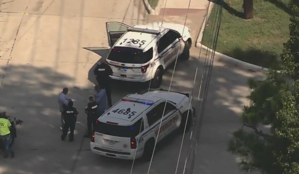 2 babies injured in crash following possible road rage shooting, Harris County sheriff says