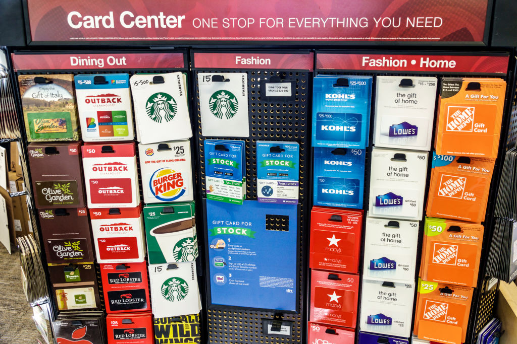 How to maximize savings with gift cards during the holiday season