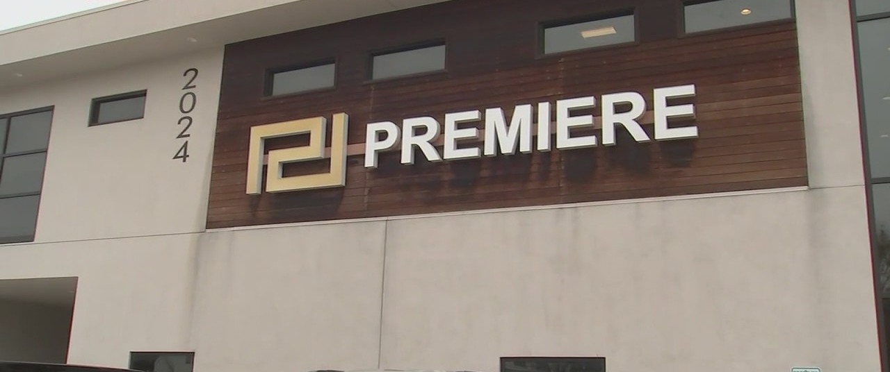 Celebs are traveling to Houston for award winning BBL plastic surgeon