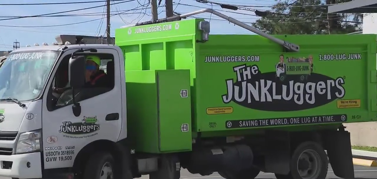 Junk removal services you can use that help Houston's environment and people in need