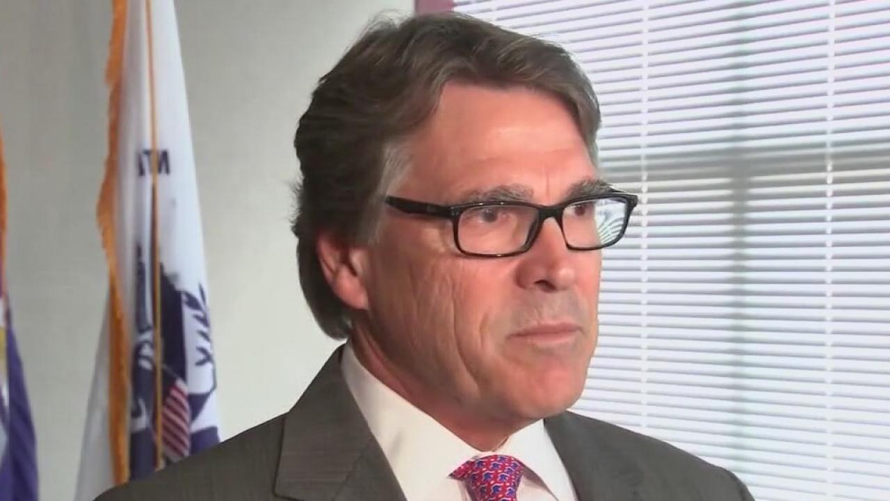 Rick Perry Implicated By His Own Text Message