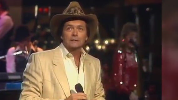 'Pasadena lost a true legend,' popular country music singer Mickey Gilley passes away
