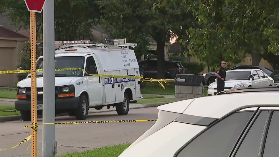 AC Repairman shot, killed in west Harris County | FOX 26 Houston