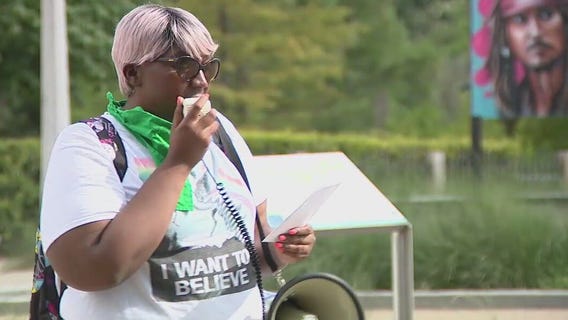 Demonstrators gather in Houston streets amid Roe v. Wade overturned