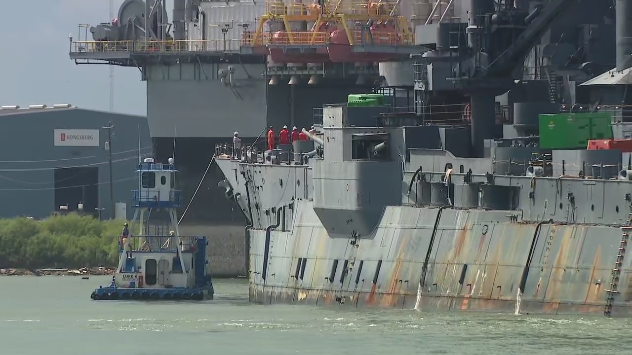 Battleship Texas arrives in Galveston for extensive renovations