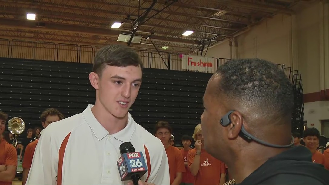 Alvin High School student Making the Grade