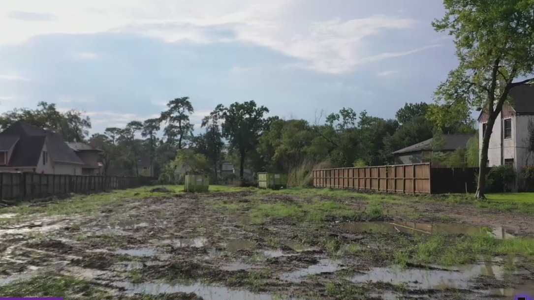 'We want complete transparency': Riverside Terrace owners upset over upcoming townhome complex