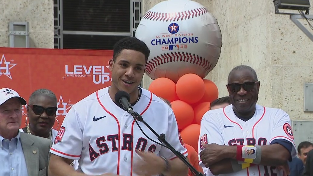 Fan cheer on Houston Astros at postseason rally at City Hall