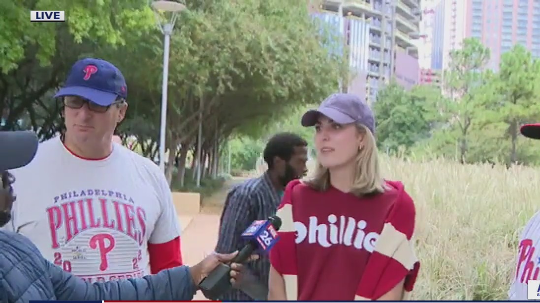 Phillies fans feeling the love in Houston