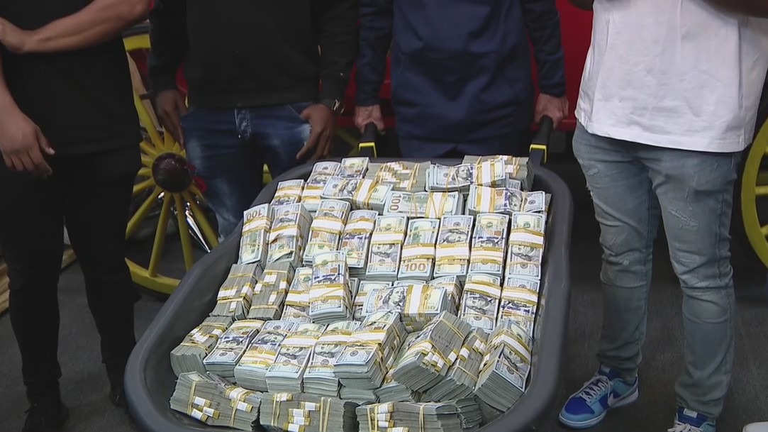 Mattress Mack refunds Gallery Furniture customers