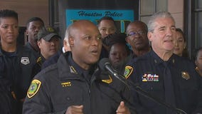 Houston PD offers holiday shopping safety tips for residents