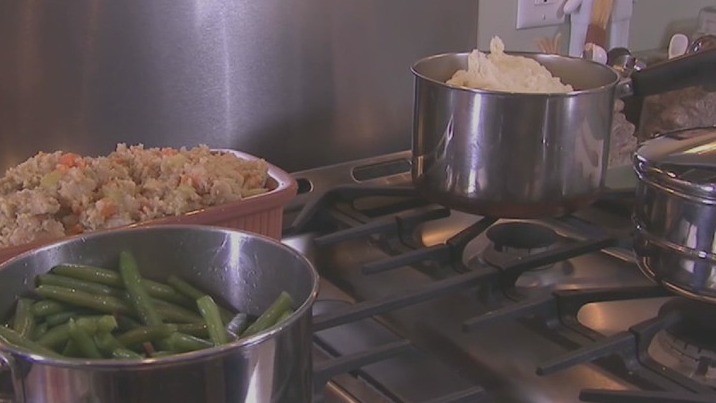 Advice for talking with family at the Thanksgiving dinner table