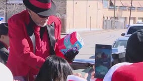 Houstonians working to spread holiday cheer to children, families in need