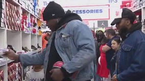 Houston Texans player Laremy Tunsil hosts annual Christmas shopping spree for families