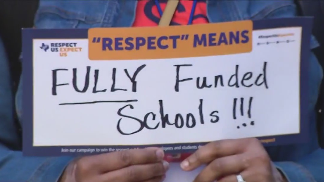 Texas teachers ask for part of state surplus budget