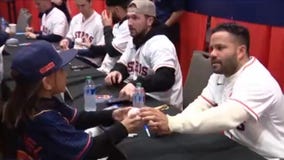 Houston Astros FanFest: Players sign autographs, take pictures with fans