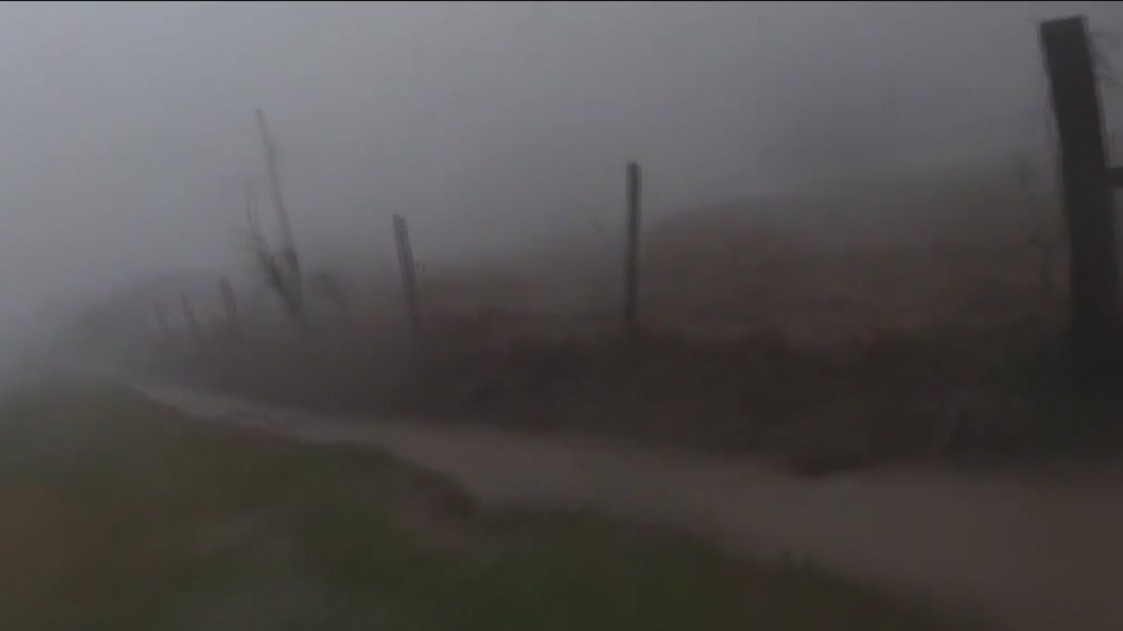 Couple takes cover from tornado in ditch during Texas storm: video