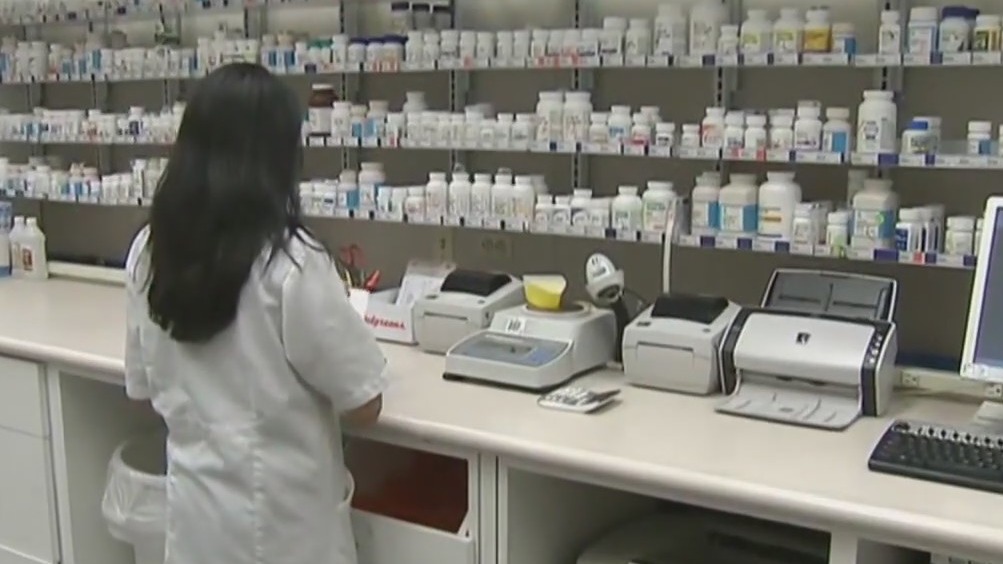 Nationwide shortage of pharmacists prompts chains to restrict pharmacy hours