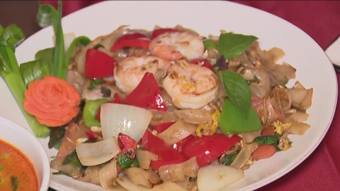 Eat Drink HTX at Thai Cottage