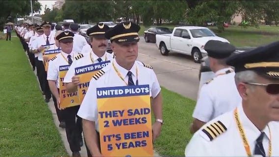 United Airlines pilots demand better working conditions