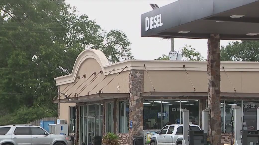 1 man shot, killed during apparent ambush in Needville, police investigating