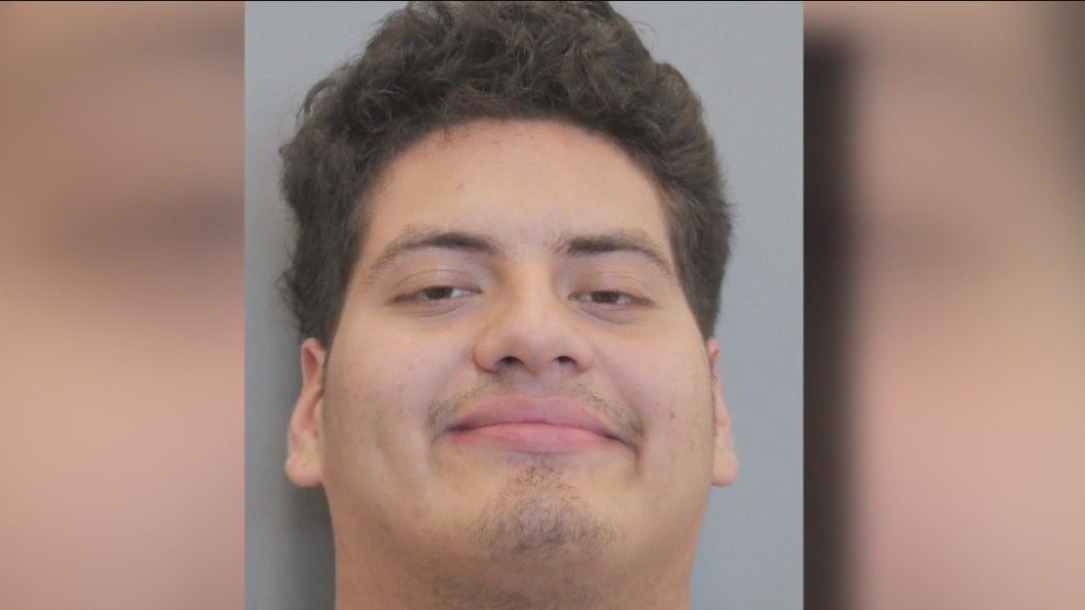 Judge revokes, reinstates bond for 18-year-old man who then allegedly murdered father of 4