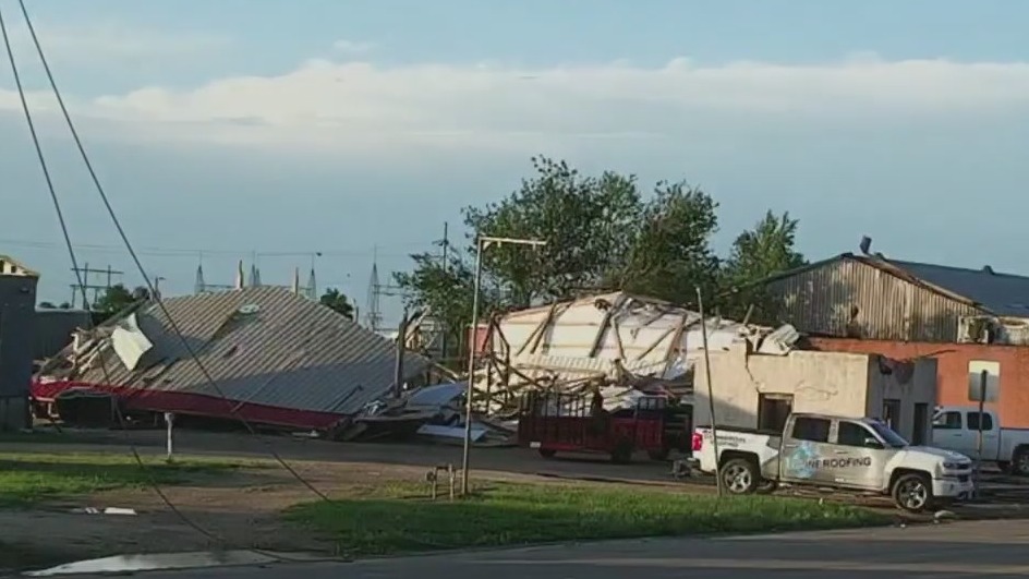 At least 3 dead and dozens injured in tornado in Texas