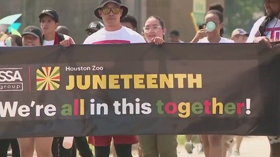 Houstonians attend Juneteenth Parade despite heat
