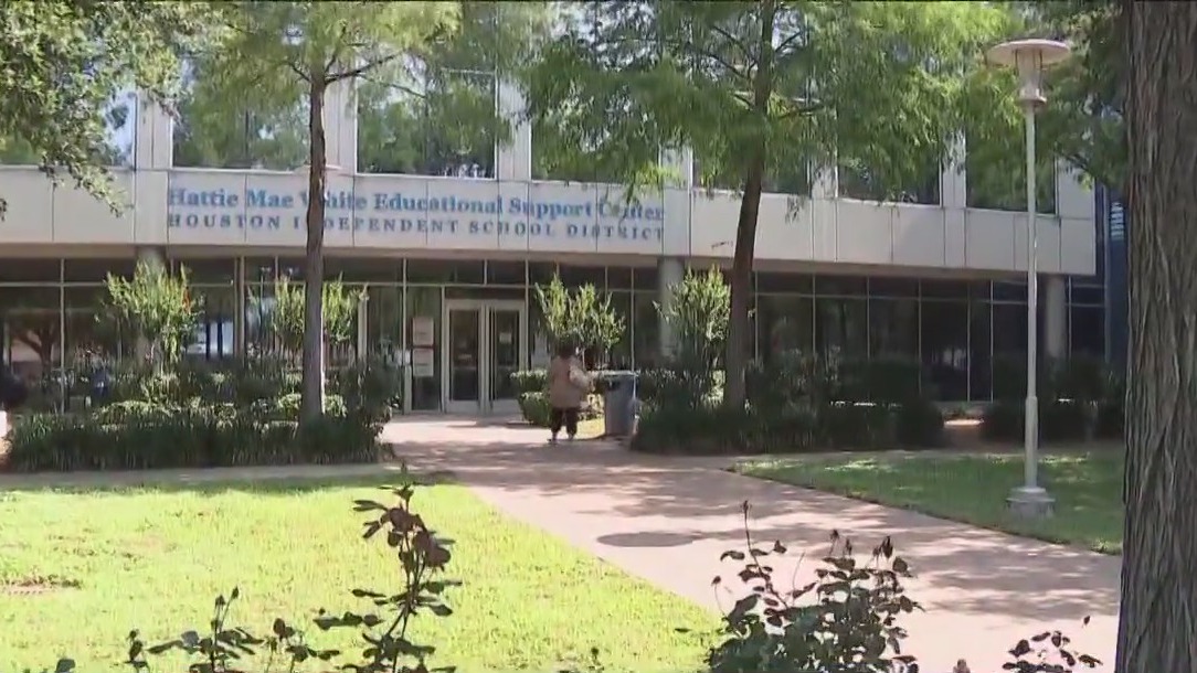 HISD Superintendent announces reorganization of Central Office