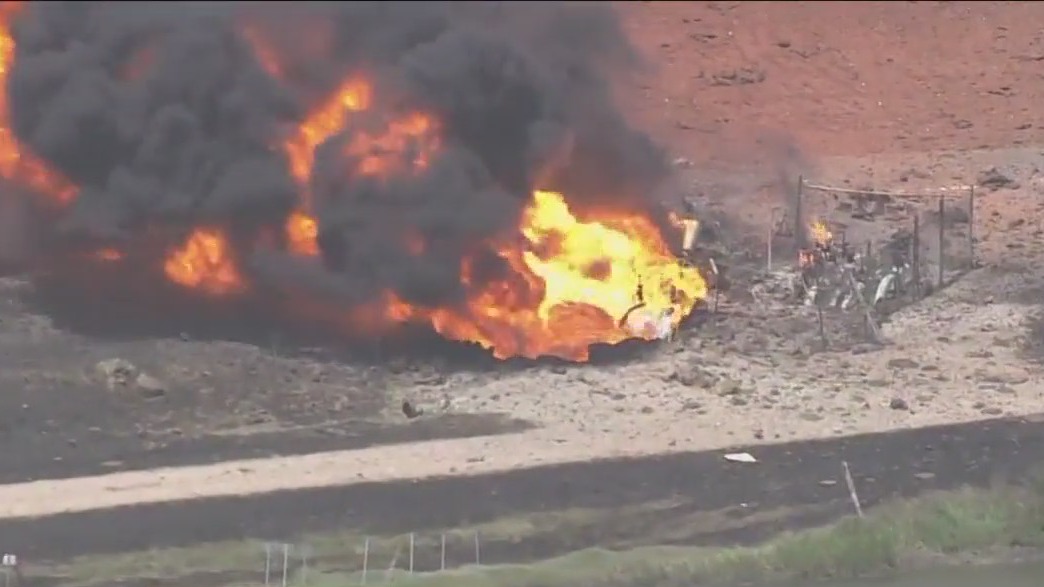 Ruptured pipeline causes explosion, fire