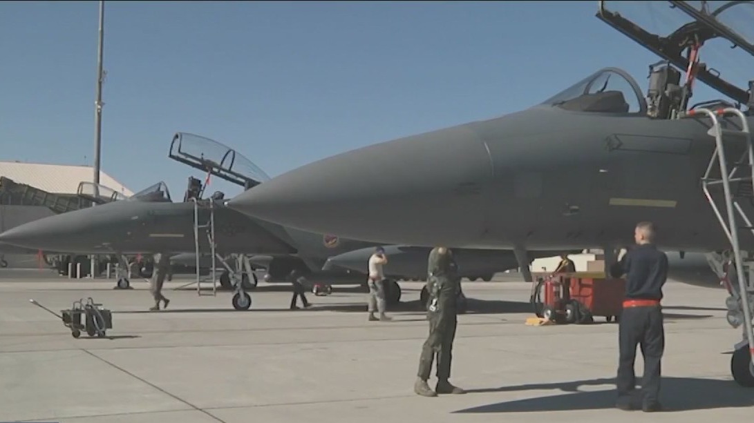 Fight on defense funding in US House