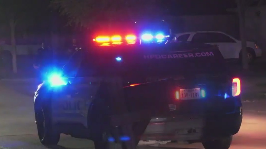 2 dead, multiple shot at Houston house