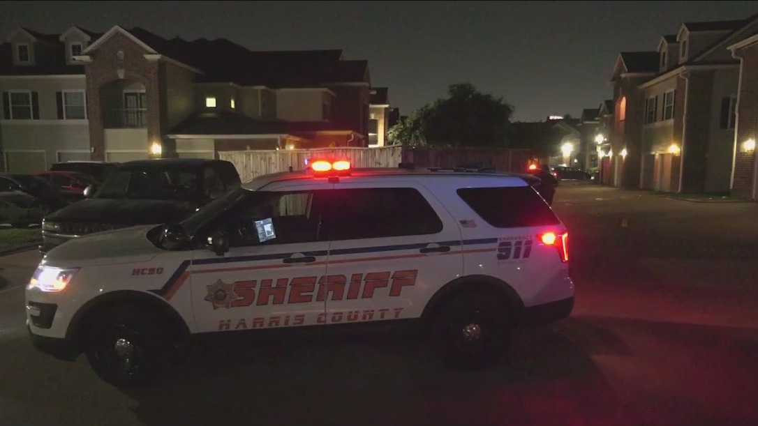 Teen boy accused of shooting at ex-girlfriend