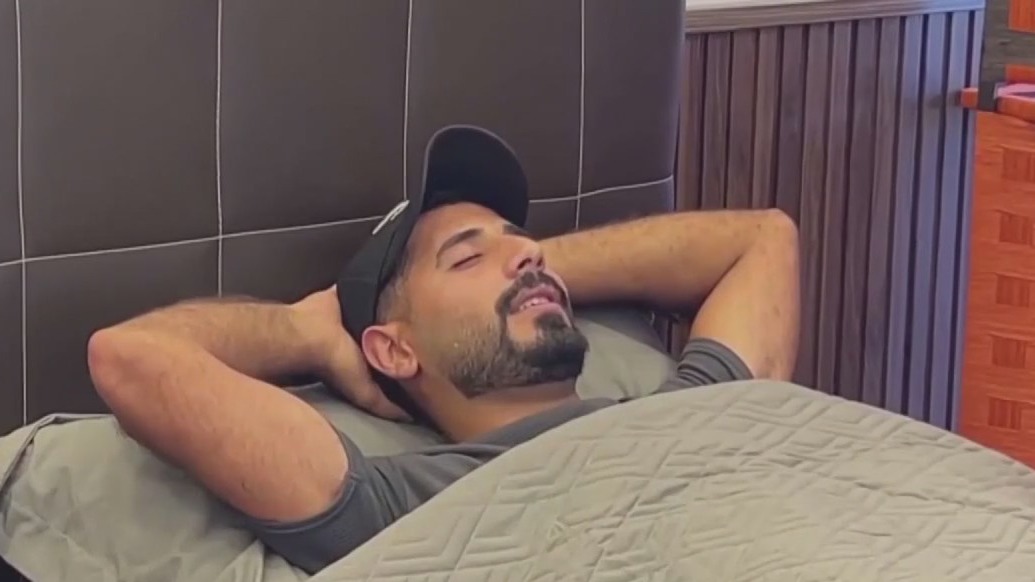 Restaurant bed provide post-meal snooze