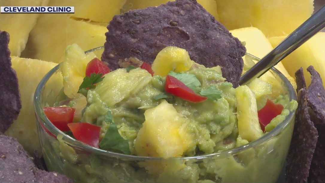 Health Watch: Eating healthy while on vacation