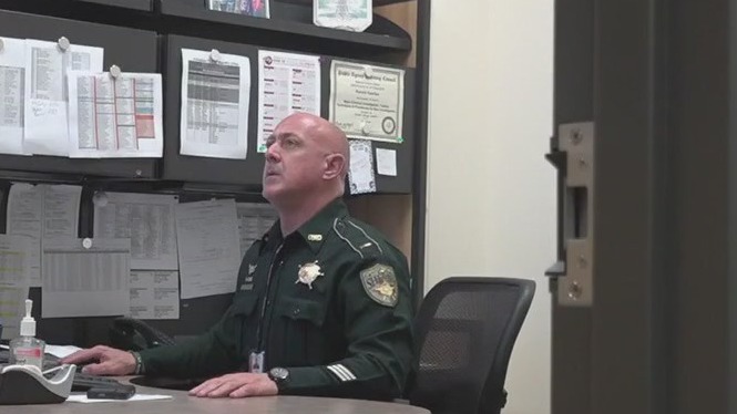 Texas bill requires all schools to have arm guards