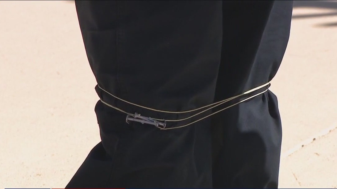 Texas sheriff's office using bola wrap device | FOX 26 Houston
