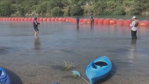 Texas ordered to remove water border barrier