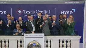 Governor Abbott rings closing bell at State Capitol